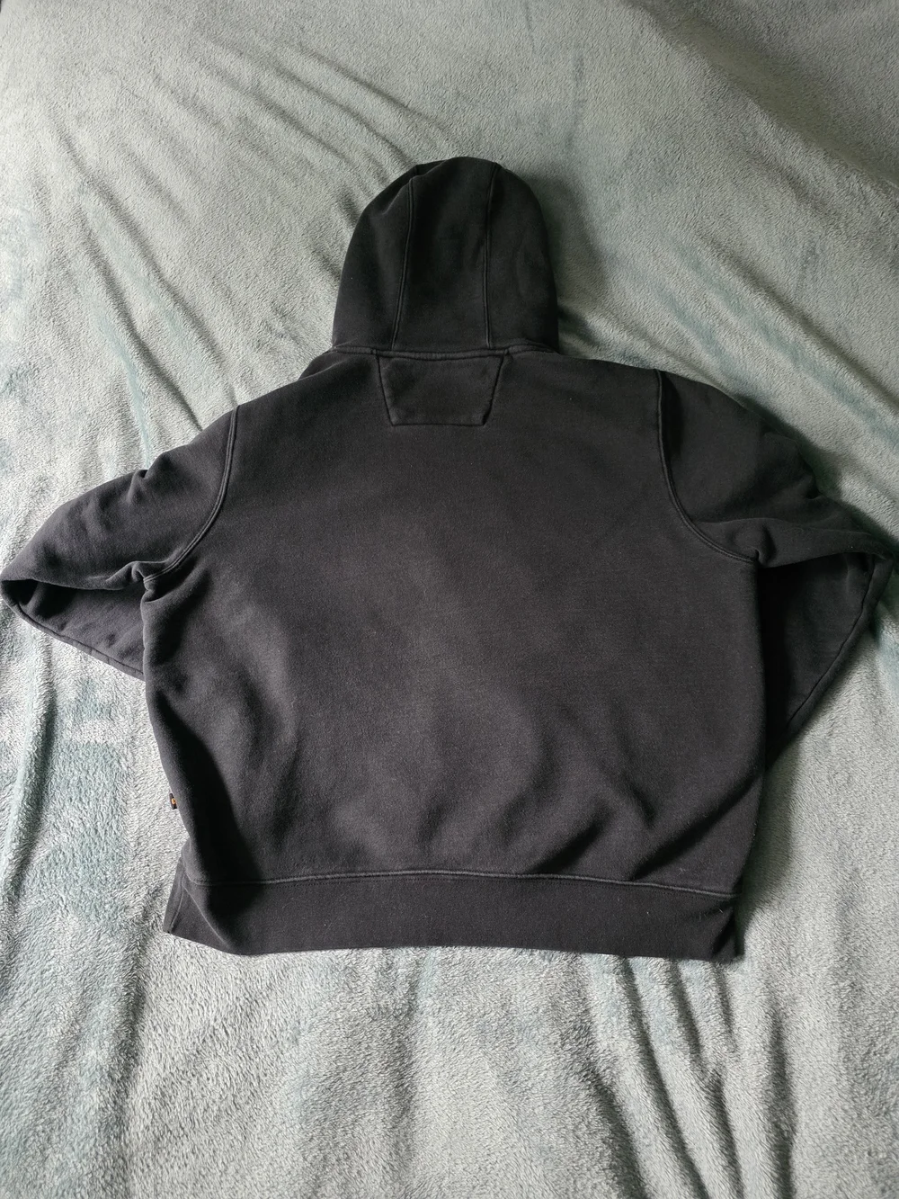 Caterpillar hoodie bold